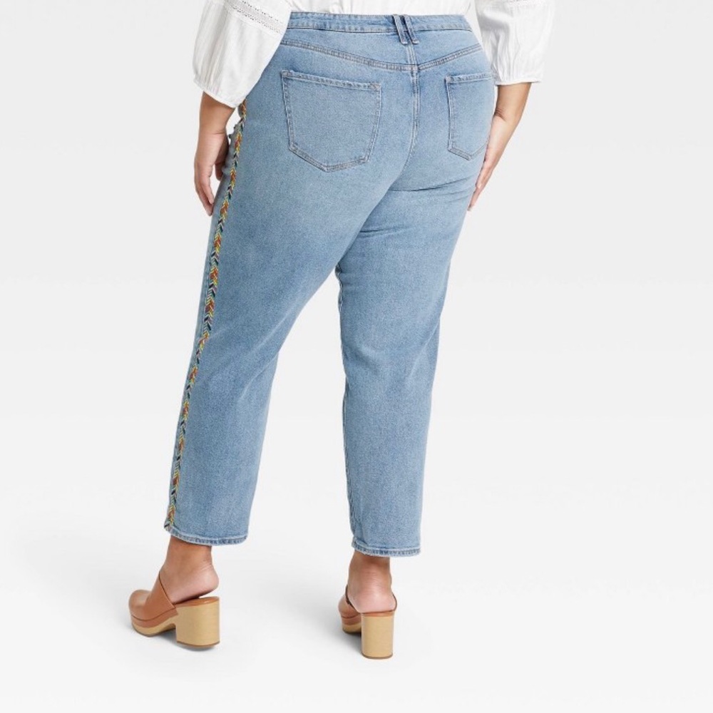 Knox Rose Mid Rise Straight Leg Embroidered Jeans Light Wash Plus Size 14W NWT - Picture 3 of 5